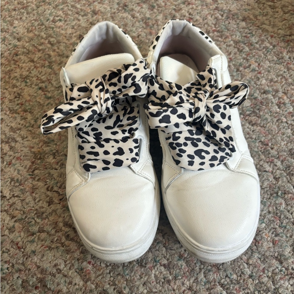 Cute Polka Dot Sneakers! ✨😊
